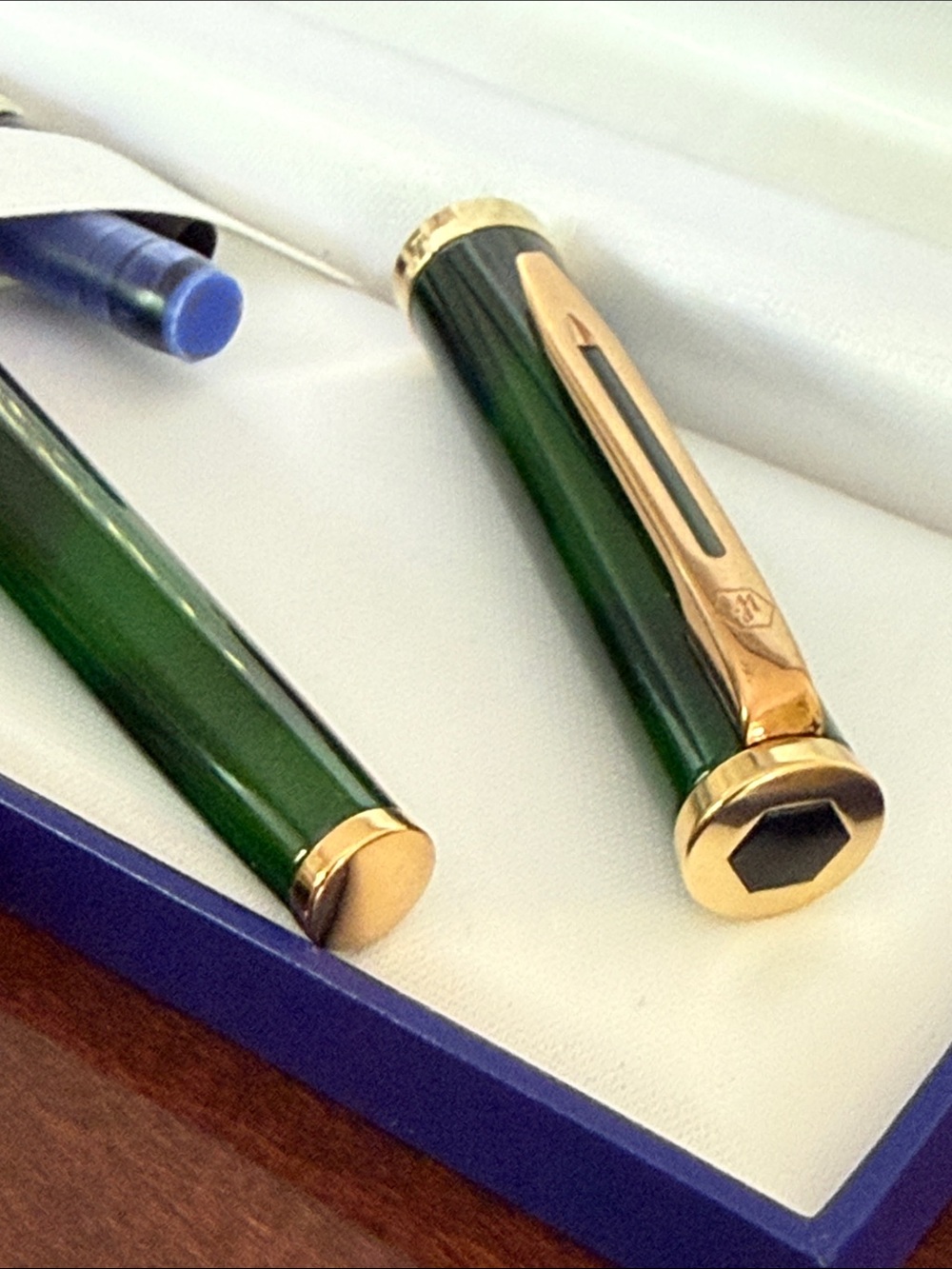 Waterman never inked vintage Green and Gold Fountain Pen - Picture 3 of 3